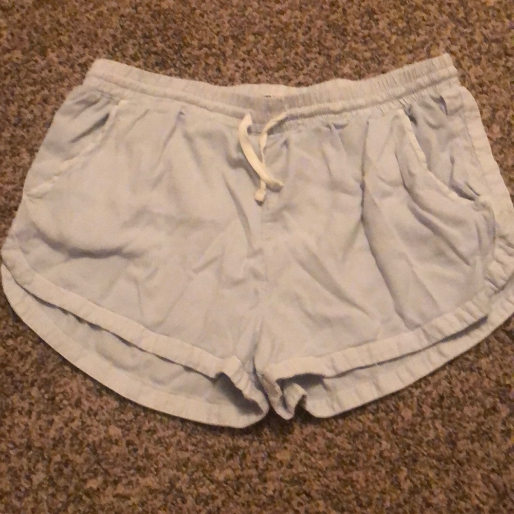 Billabong xl shorts with pockets. Wrinkled from washing.